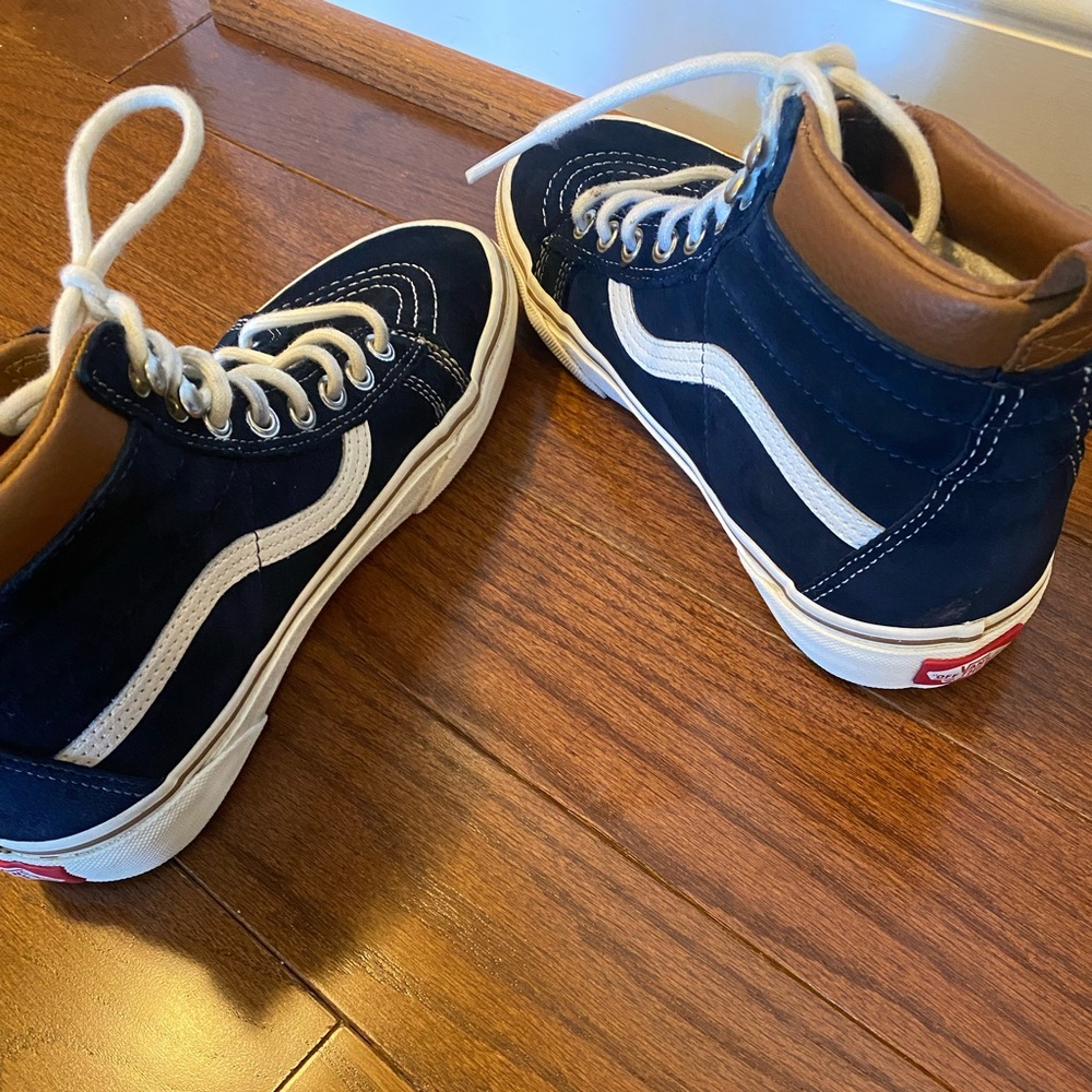 Vans - Picture 3 of 7